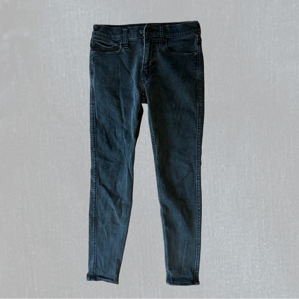 Hollister Mid-Rise Dark Wash Super Skinny Jeans
Size: 28x30